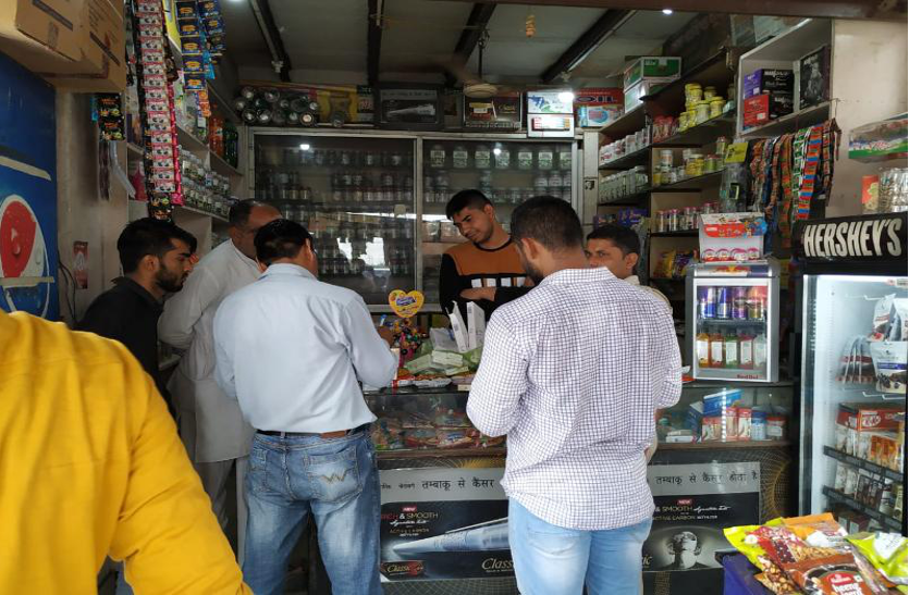 drug control raid मुरथल के 21 ढाबों-रेस्टोरेंट पर ड्रग कंट्रोल की रेड, हजारों की विदेशी और नकली सिगरेट जब्त