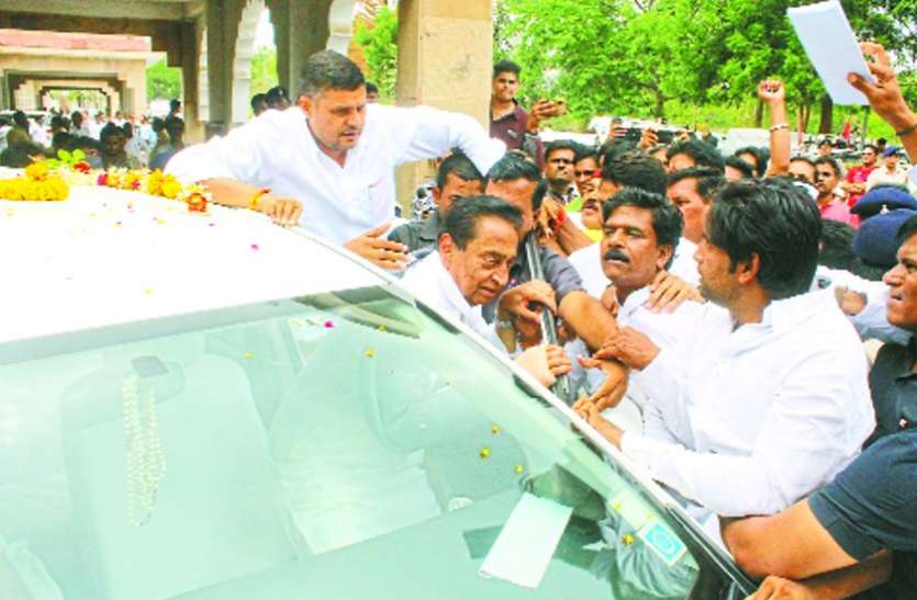 kamalnath VIDEO : सीएम के सामने कांग्रेस की लचर व्यवस्था, बिफर पड़े मंत्री, नेताओं पर जमकर निकाली भड़ास