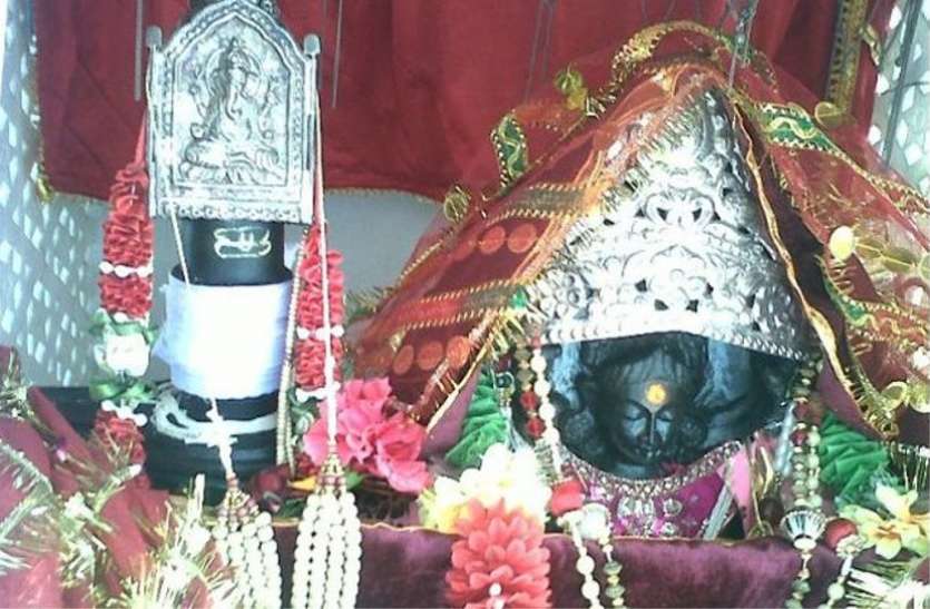 kheer bhawani mandir चमत्कारी है देवी का यह मंदिर, प्राकृतिक आपदा आने से पहले काला हो जाता है कुंड का पानी