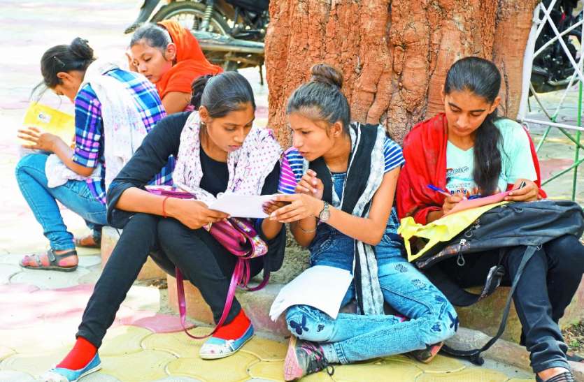 12th ke baad kya kare arts student oort se parne ke bad kya kare कॅरियर गाइडेंस: ऑर्ट में भी हैं अपार अपॉच्युर्निटी, असमंजस में नहीं रहे युवा