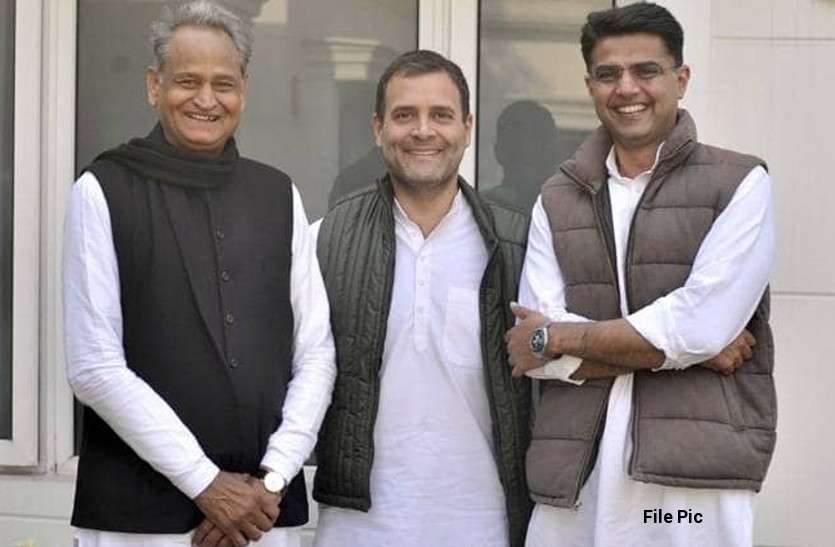 Ashok Gehlot Sachin Pilot in Delhi to meet Rahul Gandhi राहुल गांधी से मिलने दिल्ली पहुंचे गहलोत-पायलट, इधर एक और MLA के इस्तीफे से हड़कंप