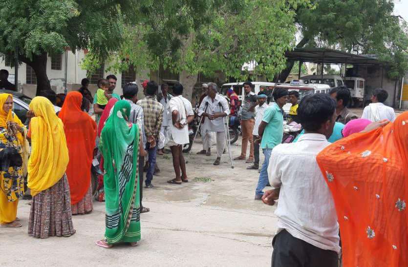 women fall in well in bhilwara कुएं में गिरने से महिला की मौत, परिजनों ने लगाया हत्या का आरोप