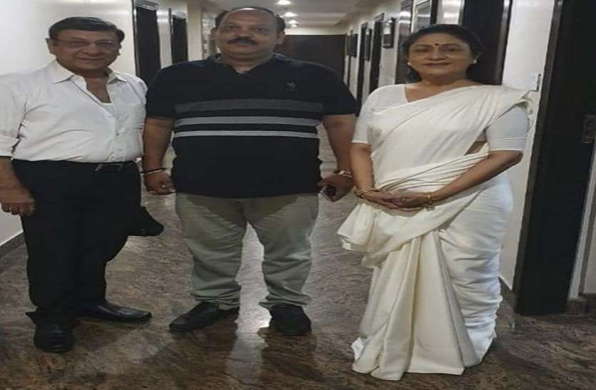 Gufi Patel and Aruna Irani आलिया व रणबीर कपूर के बाद यहां की गर्मी से अरुणा ईरानी भी परेशान