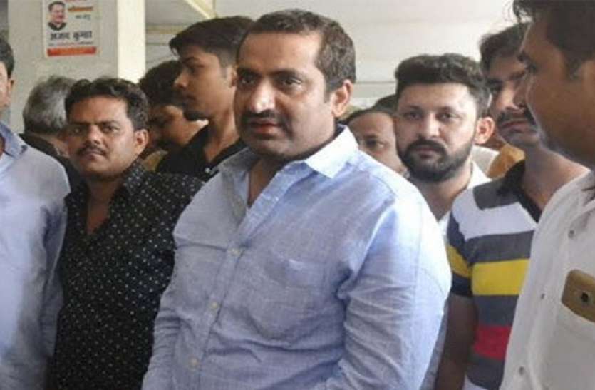 atik दो सालों से फरार है बाहुबली नेता का भाई, गिरफ्तारी के लिए लगाई गई क्राइम ब्रांच की स्पेशल टीम