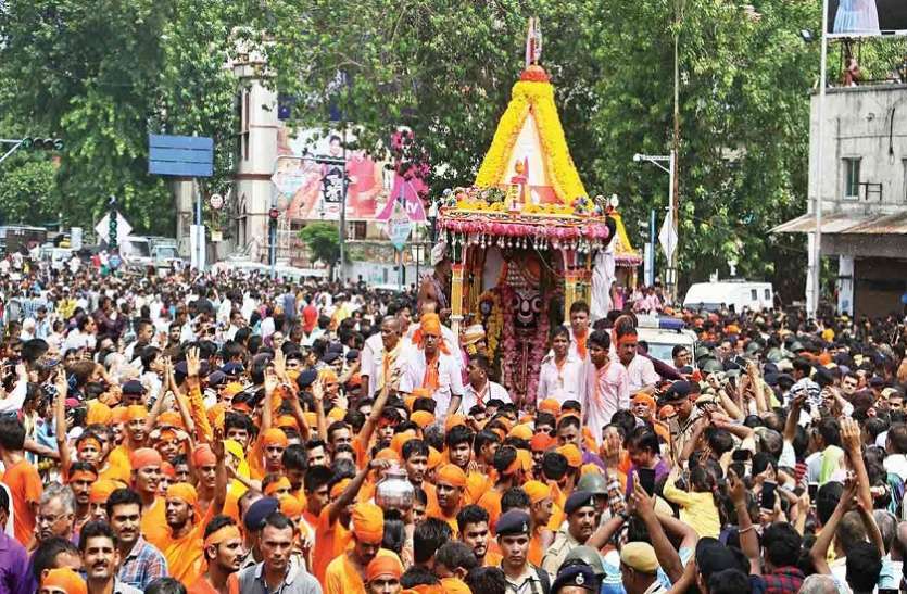 Gujarat Muslims gift silver chariot to Ahmadabad jagannath temple जगन्नाथ रथ यात्रा के लिए मुस्लिम दान करते हैं चांदी का रथ, जानें क्यों 20 वर्षों से वे कर रहे हैं ऐसा
