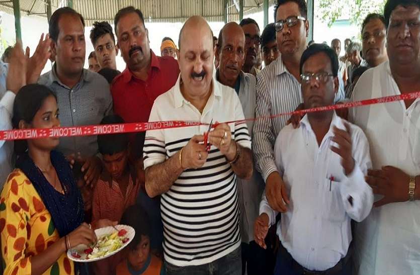 Special communicable disease control program in Lakhimpur Kheri विशेष संचारी रोग नियंत्रण कार्यक्रम, दस्तक अभियान एवं स्कूल चलो अभियान का शुभारम्भ