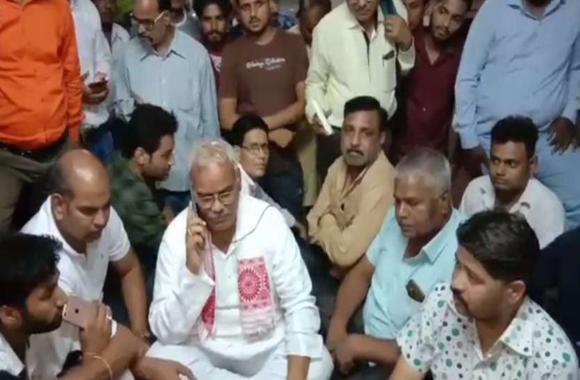 MLA Madan Dilawar Protest At police station पुलिस से नाराज विधायक मदन दिलावर ने घेरा थाना, सीआई पर लगाया अभद्रता का आरोप