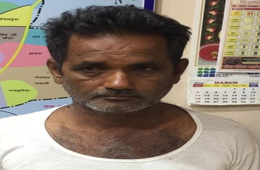 chittorgarh प्लास्टिक की बोतल में अफीम तस्करी, एक गिरफ्तार