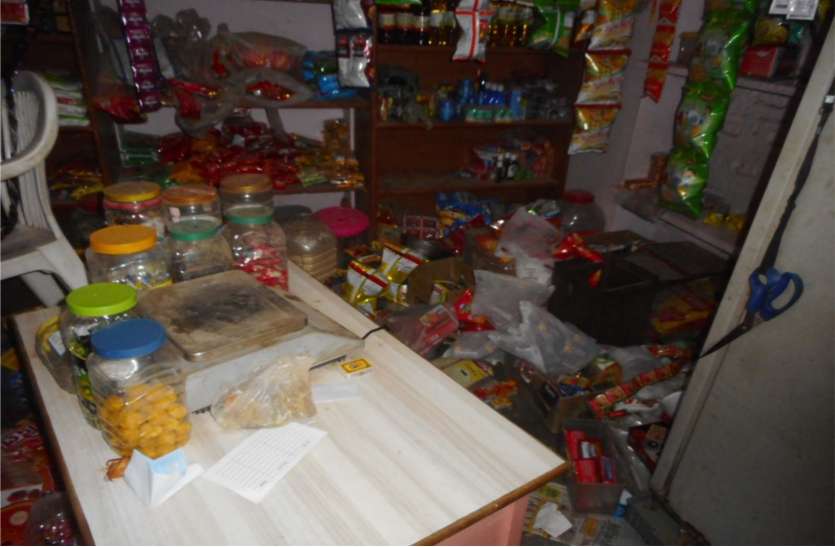Chousla News चौसला में एक ही रात में एक साथ दो दुकानों के ताले टूटे
