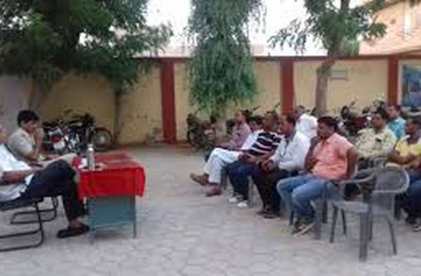 udaipur जिम्मेदारी संभालते ही थानेदार ने ली बैठक
