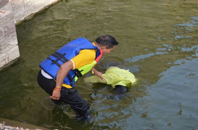 Young man's body found in Nagadari नागादड़ी में मिला युवक का शव