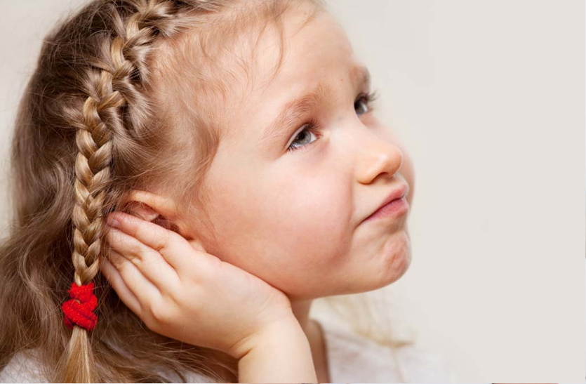 ear-pain-infection-in-ear Ear pain: कान के पर्दे में संक्रमण से बढ़ता है सूजन व दर्द