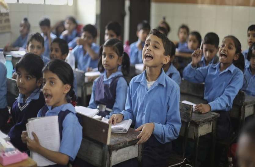 government schools बिना शिक्षकों के छत्तीसगढ़ के सरकारी इंग्लिश स्कूलों में आज से शुरू होगी पढ़ाई