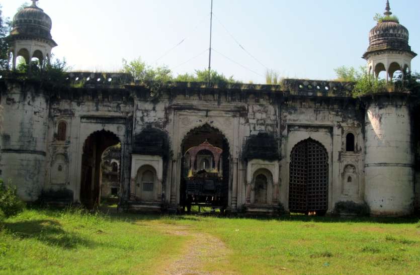 Theft in the ancient temple of Govindgarh fort गोविन्दगढ़ किले के प्राचीन मंदिर में चोरी, पहले भी बदमाशों के निशाने पर रहे हैं मंदिर