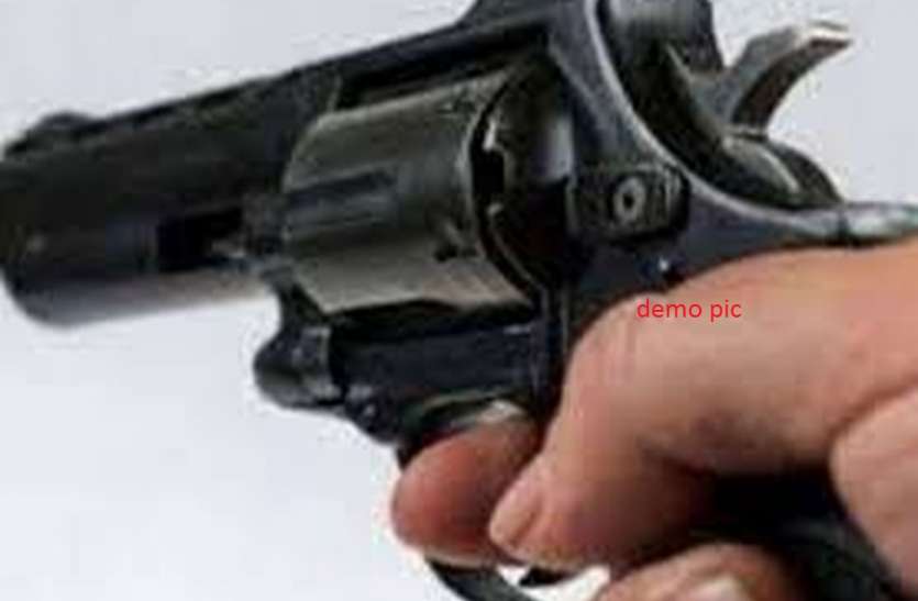 car loot in bikaner बीकानेर: दिन दहाड़े पिस्तौल की नोक पर नकाबपोश ले उड़े कार