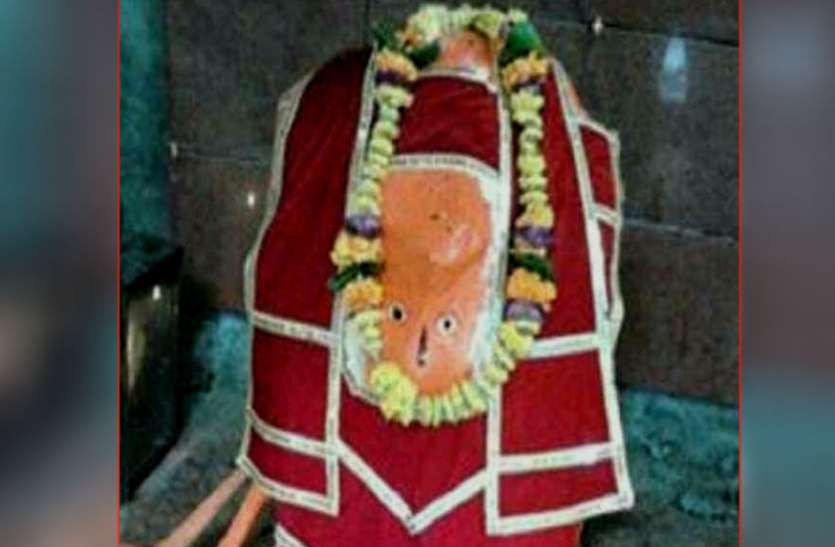 hanuman ji विश्व की इकलौती प्रतिमा : इस मंदिर में उल्टे खड़े हैं बजरंगबली