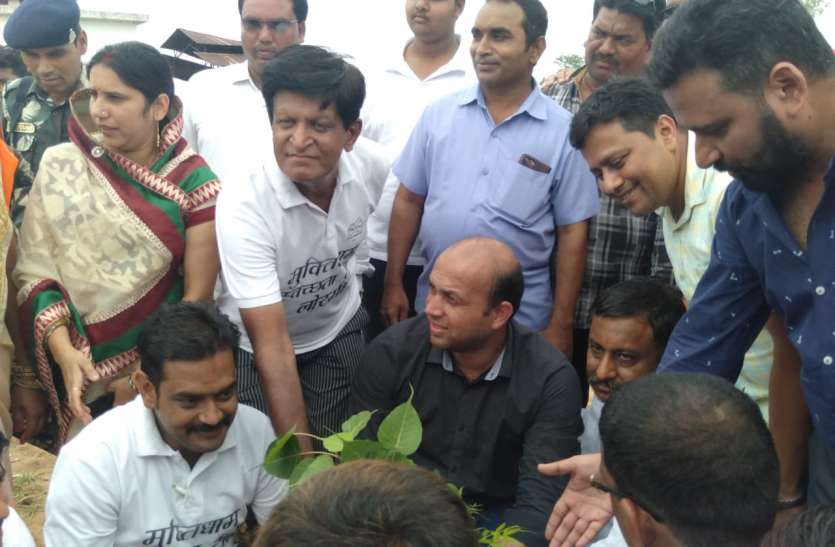 Do not plant plants to show as many ropes as possible दिखाने के लिए पौधे न लगाएं उतने ही रोपें जितने संवार पाएं