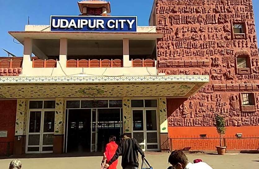 udaipur अनन्या से चोरी कर खजुराहों में चढ़ा चोर