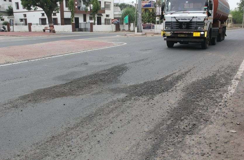 SIROHI पहली बारिश में सड़कों की खुली पोल