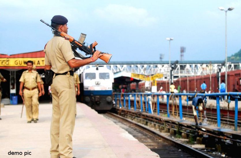 retired RPF man will do social work by providing helmets रिटायरमेंट के बाद इस आरपीएफ कर्मी ने उठाया लोगों की सुरक्षा का बेड़ा, अनोखा अभियान चलाकर ऐसे करेगा मदद
