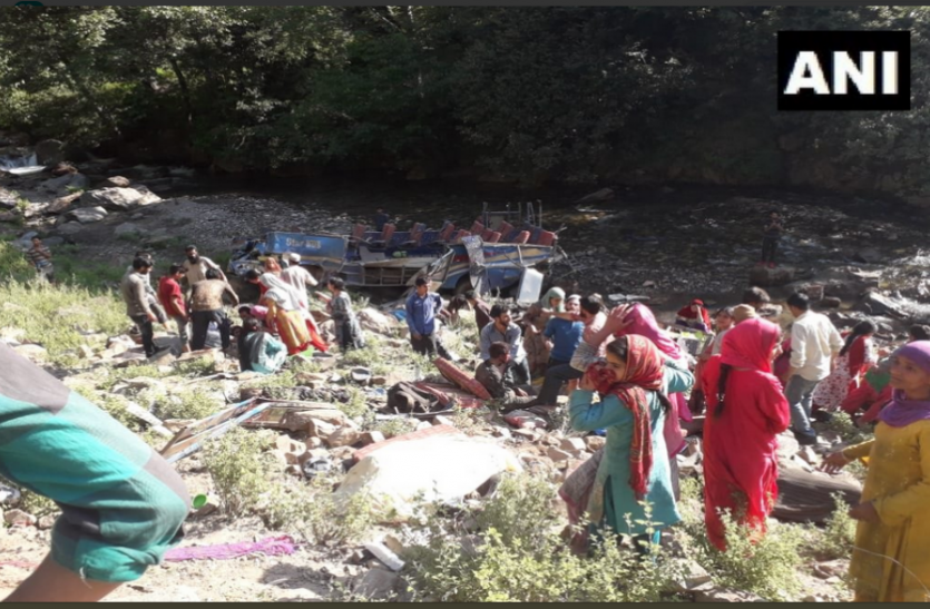 bus accident in Kishtwar जम्मू-कश्मीर: किश्तवाड़ बस हादसे में अब तक 35 यात्रियों की मौत, PM मोदी और गृह मंत्री ने जताया दुख
