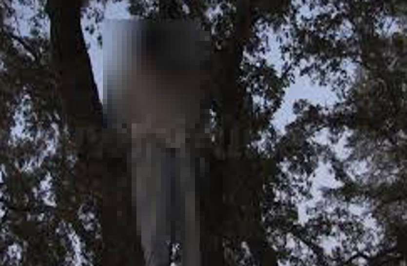 Suicide to hanging रिटायर्ड फौजी की फांसी पर लटकती मिली लाश, उसकी शिक्षिका पत्नी बच्चों को लेकर एक दिन पहले ही गई थी मायके
