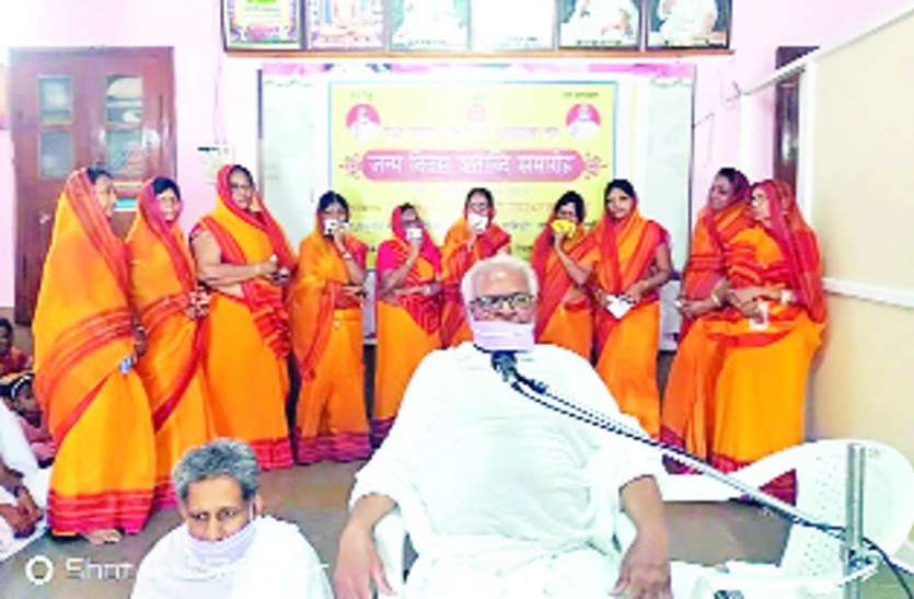 आचार्य महाप्रज्ञ का शताब्दी समारोह मनाया आचार्य महाप्रज्ञ का शताब्दी समारोह मनाया