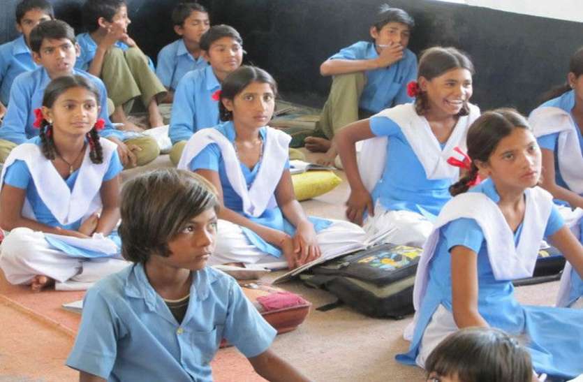 Heat Wave दिल्ली में 8वीं तक के विद्यार्थियों के लिए गर्मी की छुट्टियां बढ़ाई गईं