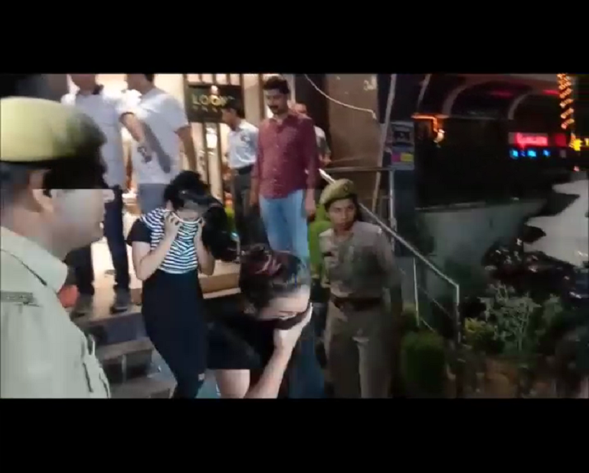 noida police