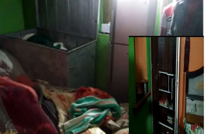 theft in bharatpur पेड़ के सहारे घर में घुसे चोर, 25 तोला सोने-चांदी के जेवर और नकदी पार, बुजुर्ग महिला रही चुप