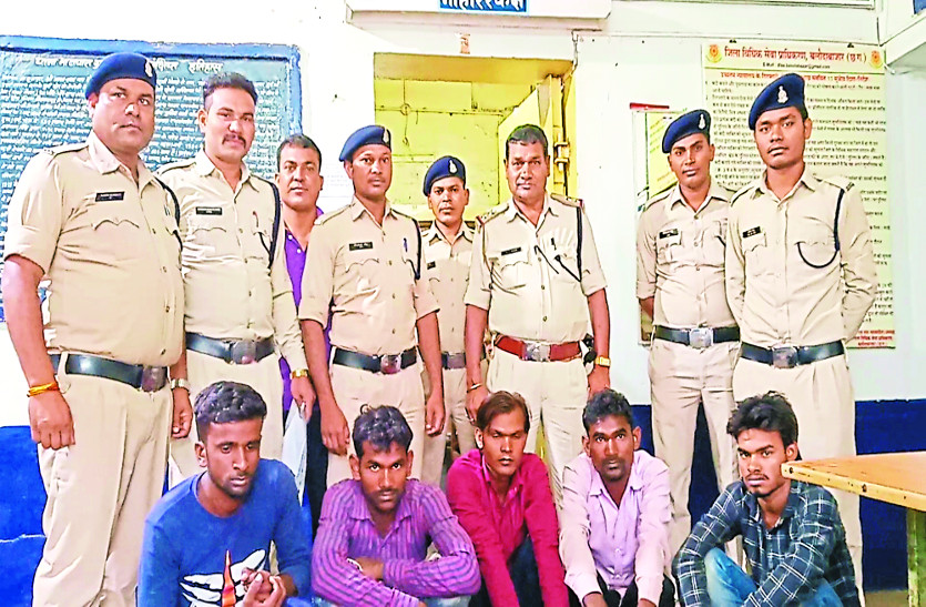 crime news गाड़ी से उतार कर ड्राइवर को जमकर पीटा फिर ट्रक लूटकर हुए फरार, पुलिस ने 5 लोगों को किया गिरफ्तार