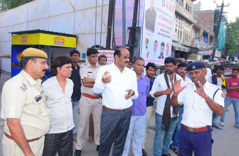 Action against 30 drivers 30 वाहन चालकों के खिलाफ कार्रवाई