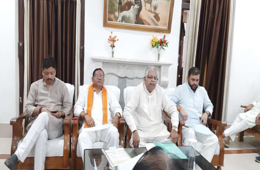Ambikapur News नेता प्रतिपक्ष का कांग्रेस पर हमला, बोले- 6 माह में ही सरकार से त्रस्त हो गई प्रदेश की जनता
