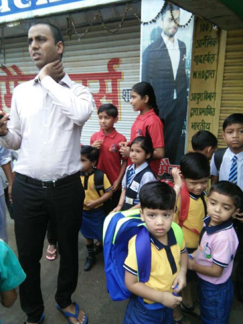 school van driver create ruckus in city meets accident dozen injured