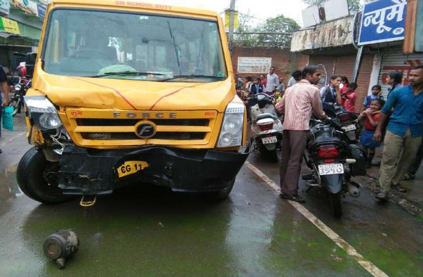 school van driver create ruckus in city meets accident dozen injured