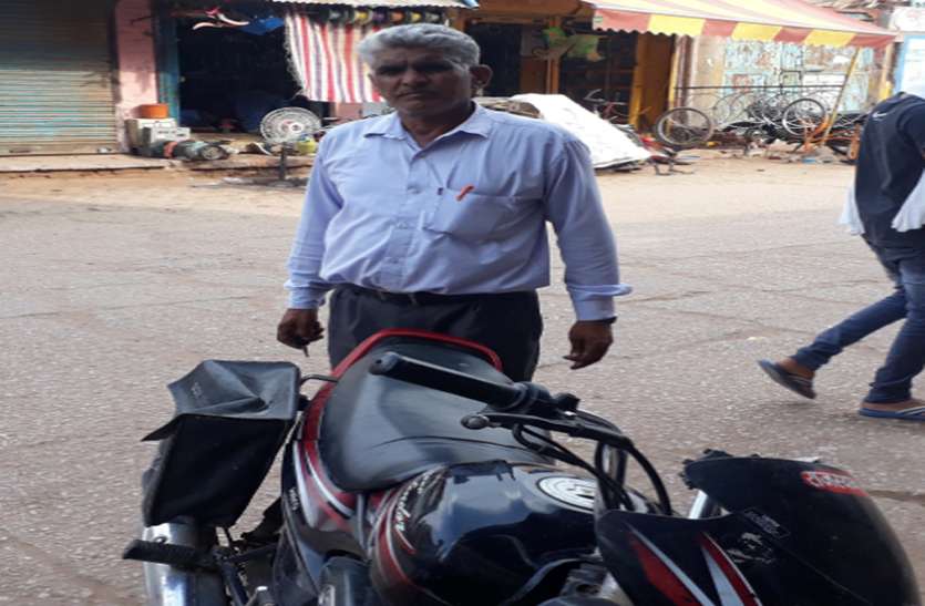dholpur news dholpur बाड़ी में बैंक परिसर के पास बाइक से फिर पचास हजार पार