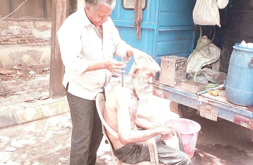 Service of psychiatrists राजकोट : रास्ते पर भटकते लोगों की सेवा में जुटे विष्णुभाई