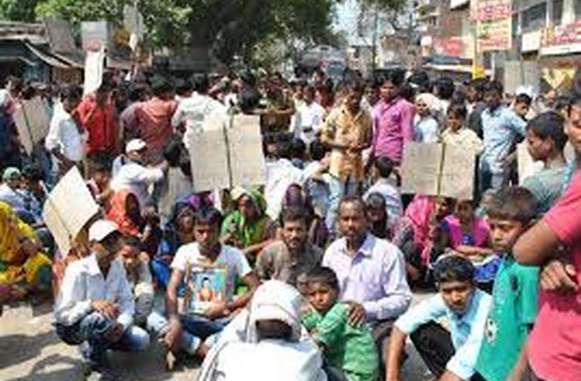 udaipur बरसात में इस समस्या को लेकर लोगों का गुस्सा फूटा