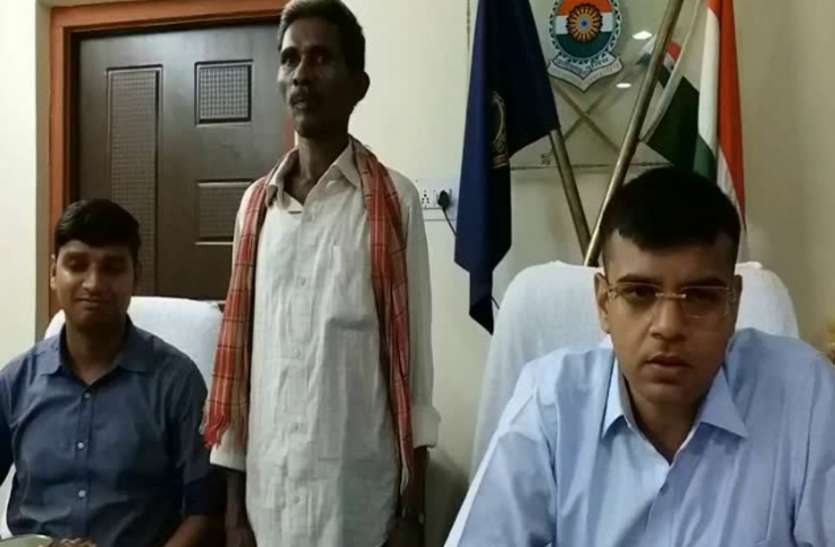 sukma villagers नक्सलियों का दोहरा चरित्र आया सामने, मजदूरी करने गए युवक को धोखे से बुला बेरहमी से पीटा