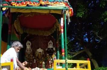 jagganath rath yatra in chitrakoot भक्तों के लिए खुद प्रकट होते हैं भगवान, जगन्नाथ रथ यात्रा से जुड़े इस रहस्य को जानकर चौंक जाएंगे आप