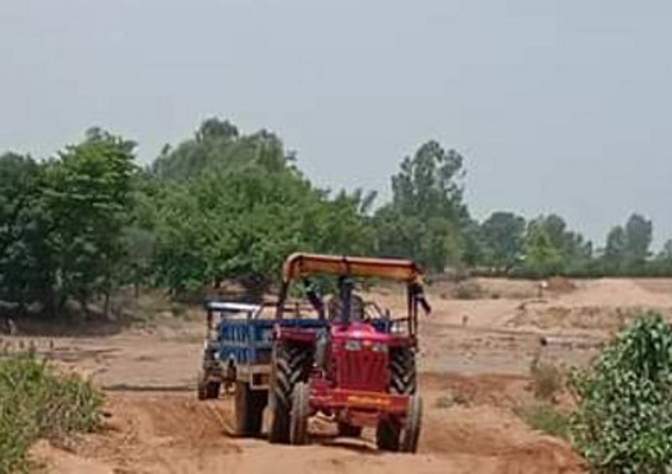 Not stop even after strictly excavators सख्ती के बाद भी नहीं रुक रहा उत्खनन
