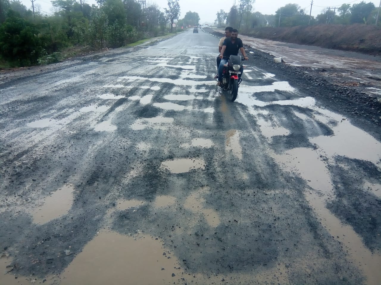 forelane संभलकर चलिए आप फोरलेन पर हैं!