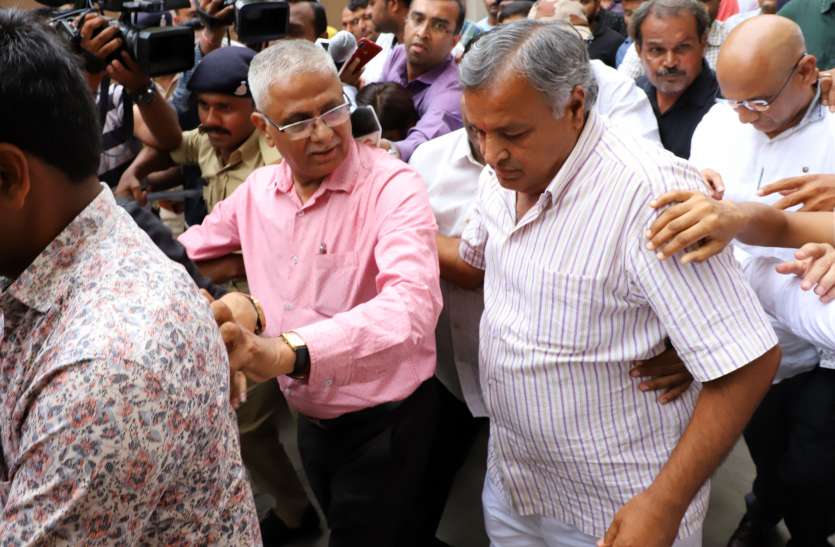 Amit Jethwa murder case, former BJP MP Dinu Solanki, Convict आरटीआई कार्यकर्ता अमित जेठवा हत्या प्रकरण : भाजपा के पूर्व सांसद सहित 7 दोषी