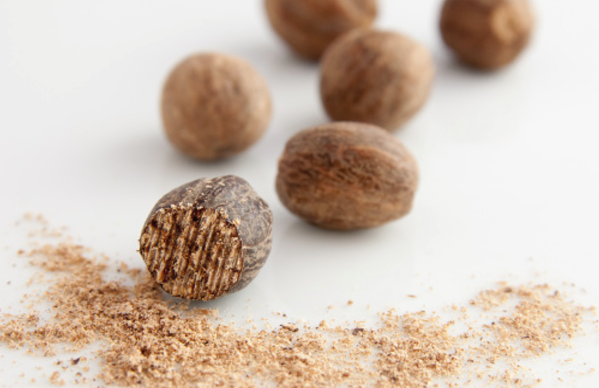 nutmeg अपच की समस्या से राहत दिलाता है जायफल