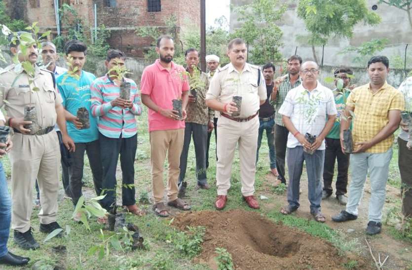 Police-businessman start Patrika Harit Pradesh campaign in singrauli पत्रिका हरित प्रदेश अभियान की ऊर्जाधानी में हुई शुरुआत, पर्यावरण संरक्षण के लिए बढ़े हाथ