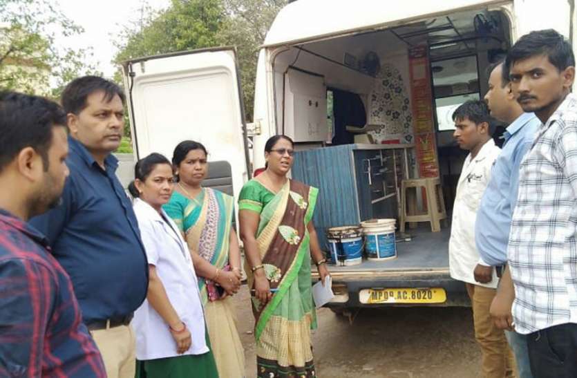 Oxygen cylinder was found empty in Deendayal chalit Hospital दीनदयाल चलित अस्पताल में खाली मिला आक्सीजन सिलेण्डर