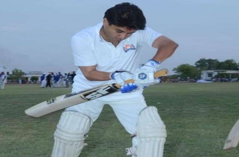 Jyotiraditya resigns ज्योतिरादित्य सिंधिया बोले, 10 दिन पहले ही दे दिया था इस्तीफा, मैं ऑर्डर देने वाला नेता नहीं
