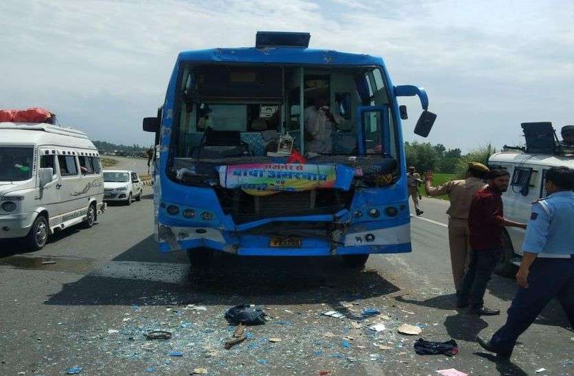 bus of amarnath yatris of ajmer accident in jk अजमेर से गए अमरनाथ यात्रियों की बस दुर्घटनाग्रस्त, 15 यात्री घायल