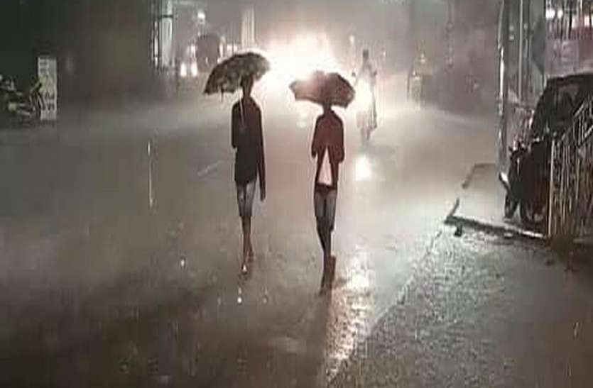 surat photo Surat News भरुच में मूसलाधार बारिश, कई क्षेत्रों में भरा पानी