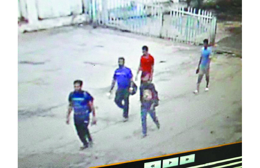 सीसीटीवी में कैद हुए आरोपी Dacoity-कटनी डकैती में शामिल संदेही बांग्लादेशियों को जबलपुर पुलिस ने हिरासत में लिया